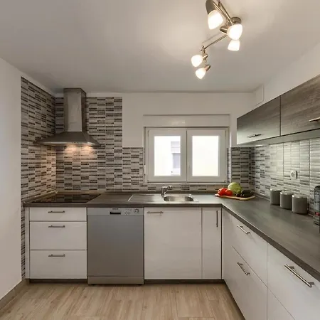 Pia Mera * Ζαντάρ