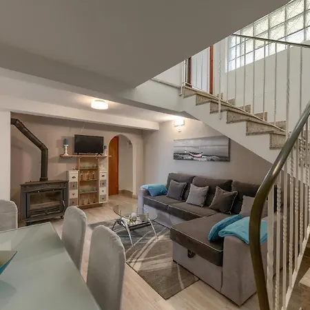 Pia Mera Apartment